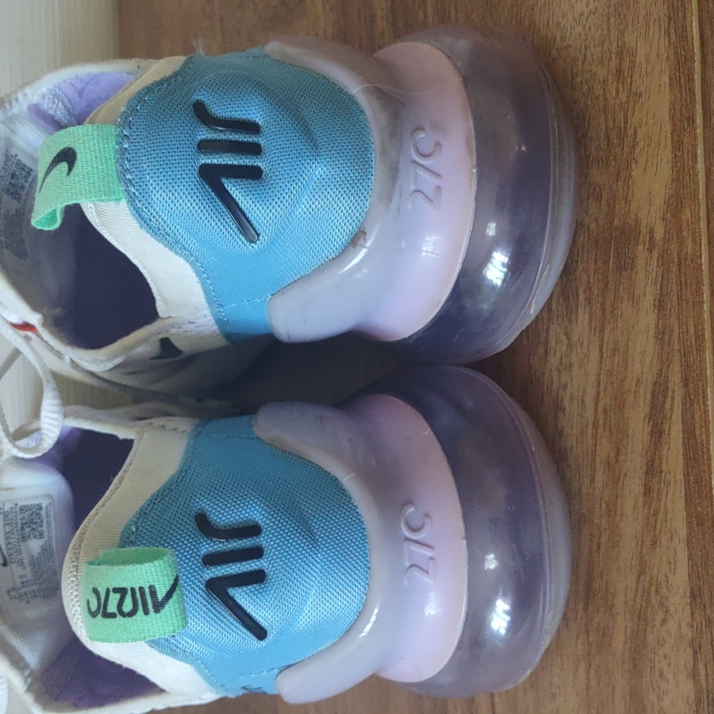 Nike Air Max 270 Women's White Sneakers with Purple and Orange Accents Size 7.5 - Picture 3 of 8